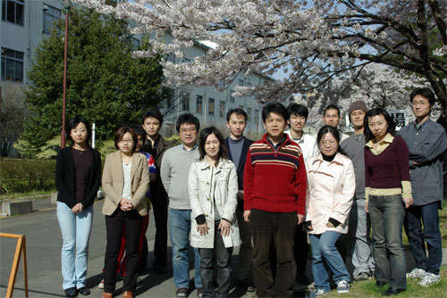 Arimoto group photo Spring 2005